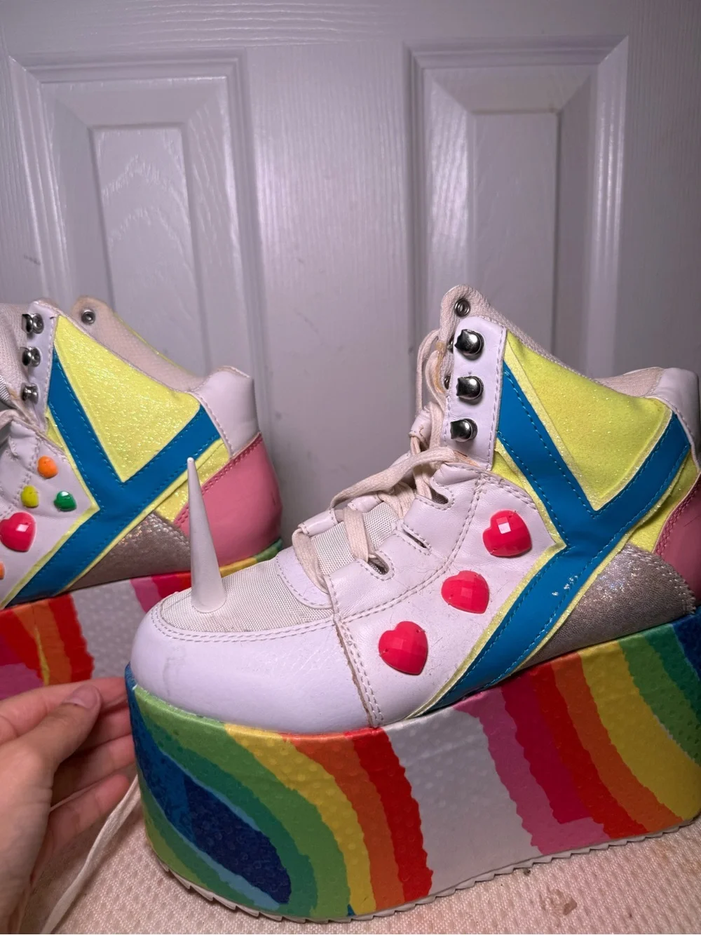 YRU qozmo unicorn